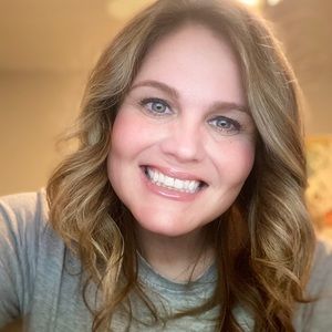 Meet your Posher, April